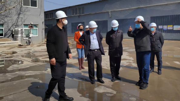 市住房和城鄉(xiāng)建設(shè)局劉玉勇局長(zhǎng)、 市建筑工程管理服務(wù)中心孫雷主任一行 到我公司調(diào)研、指導(dǎo)